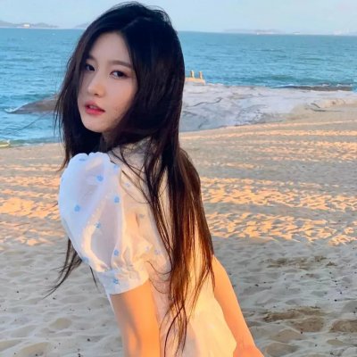 茜色少女